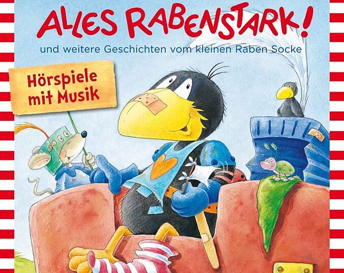 Rabe Socke sitzt in Rüstung auf einem Turm